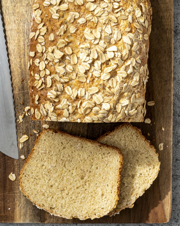 My first loaf ever.. and it's amazing! (Oatmeal bread) : r/BreadMachines