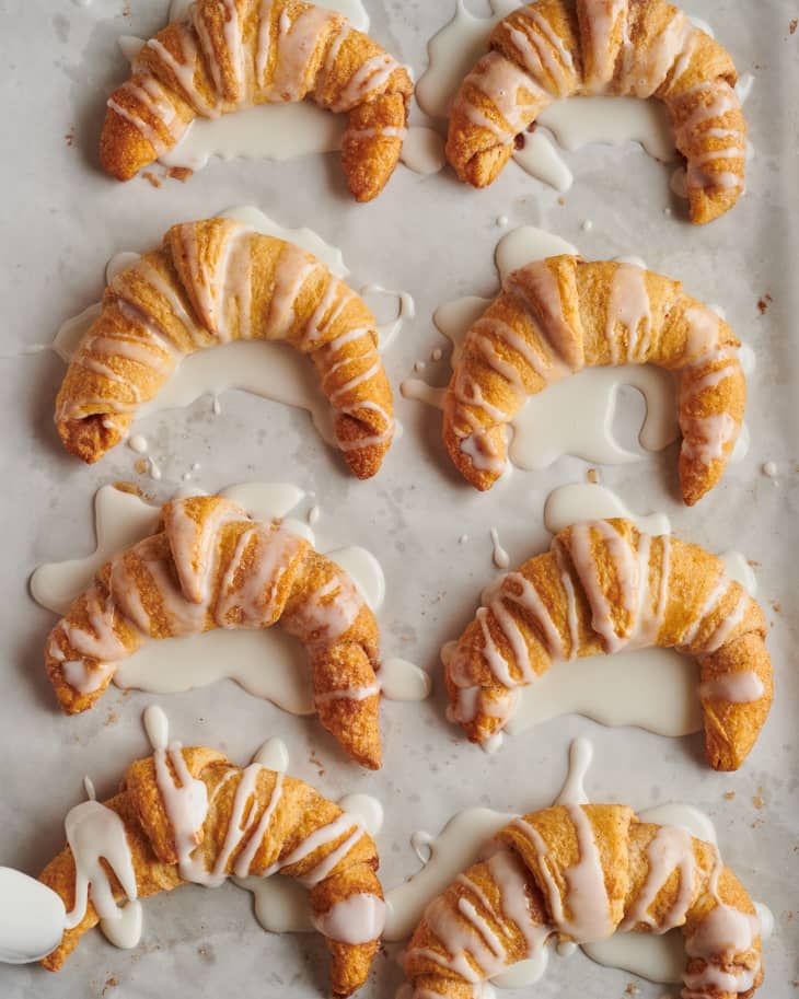 https://cdn.apartmenttherapy.info/image/upload/f_auto,q_auto:eco,c_fill,g_center,w_730,h_913/k%2FPhoto%2FRecipes%2F2021-10-cinnamon-crescent-rolls%2F2021-09-30_ATK11973