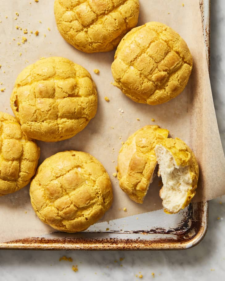 pineapple buns on a baking sheet