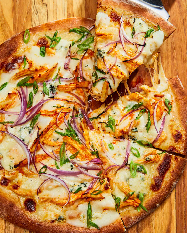 Buffalo Chicken Pizza {Homemade & Delish!} –