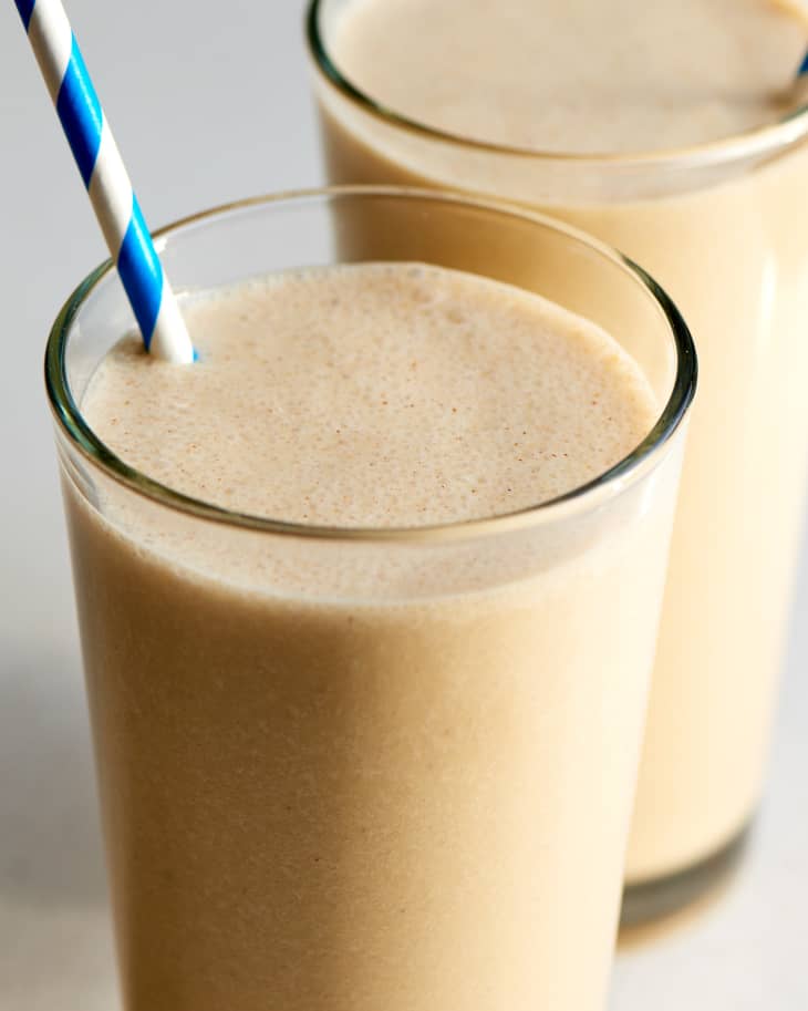 https://cdn.apartmenttherapy.info/image/upload/f_auto,q_auto:eco,c_fill,g_center,w_730,h_913/k%2FPhoto%2FRecipes%2F2022-03_Peanut-Butter-Banana-Smoothie%2F2022-03-16_ATK-0324