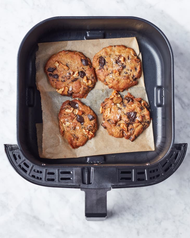 How to Bake Frozen Cookies in an Air Fryer