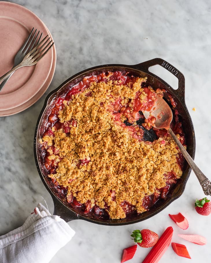 Strawberry rhubarb crisp in a cast iron skillet