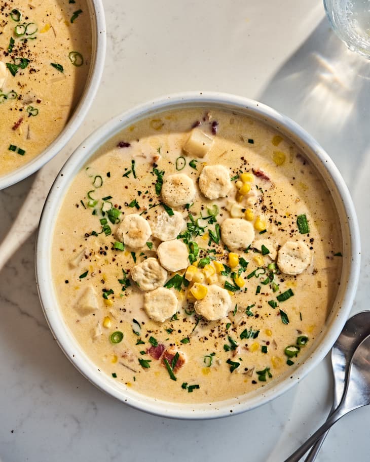 how to corn chowder in bowls