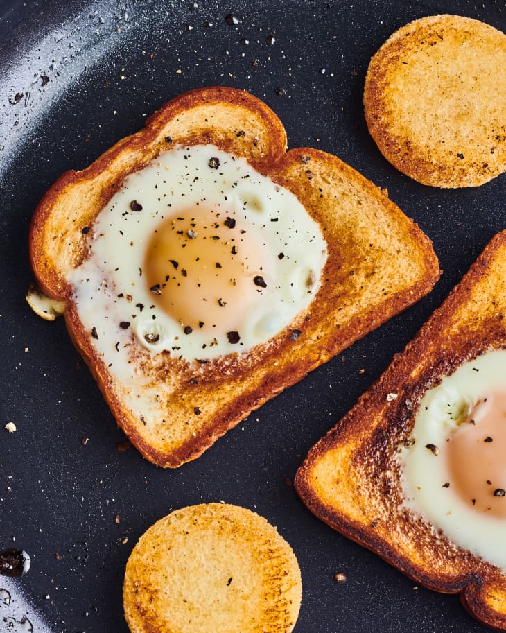 Our Favorite Pan Makes Sure No Egg Is Left Behind, and It's Nearly