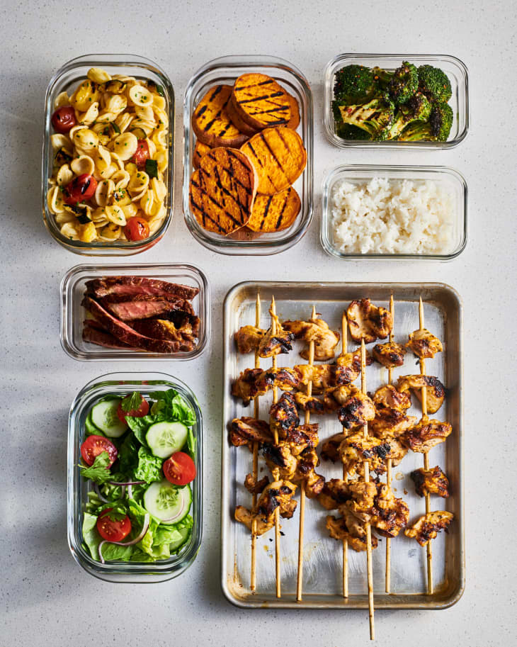 meal prep scene with grilled meals