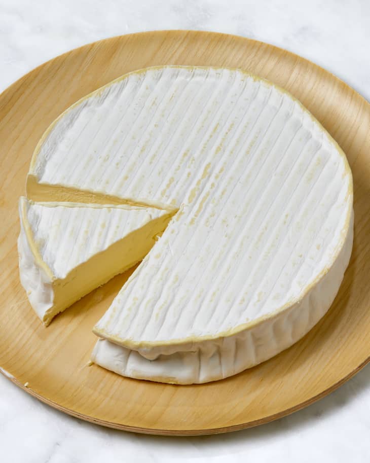 How to Eat Brie Cheese