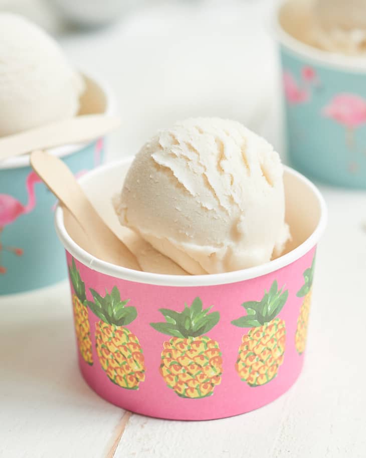 Creamy Eggless Vanilla Ice Cream Recipe - Tara Teaspoon