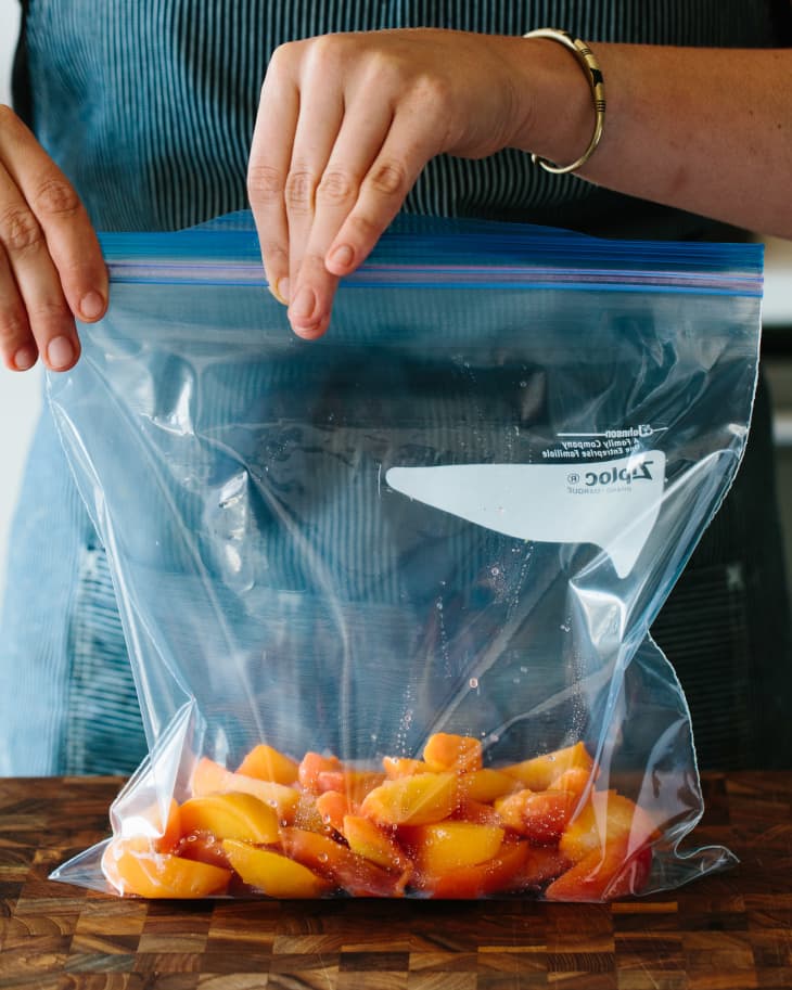 This Ziploc Bag Hack Makes a Supersized Baggie