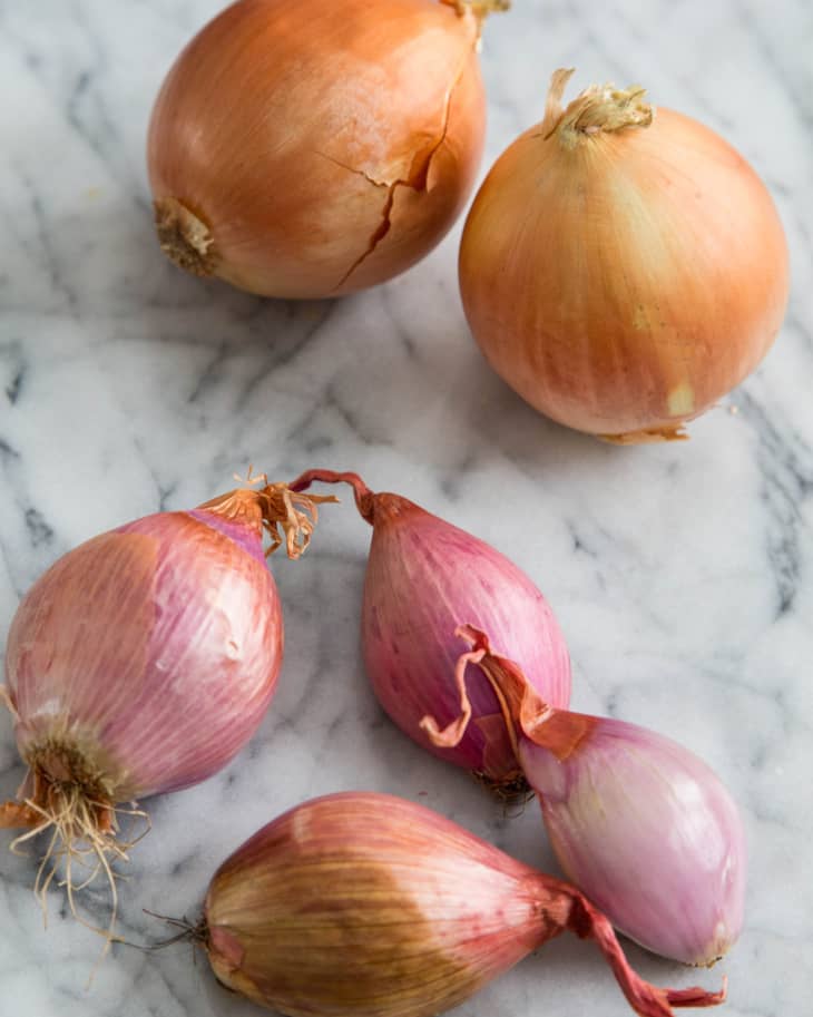 A Shallot Substitute: Two Options You Probably Have In Your Pantry