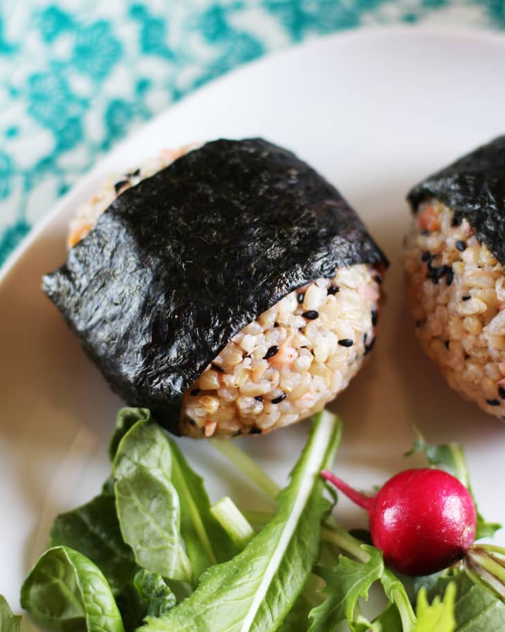 Recipe: Salmon and Black Sesame Onigiri (Japanese Rice Balls)