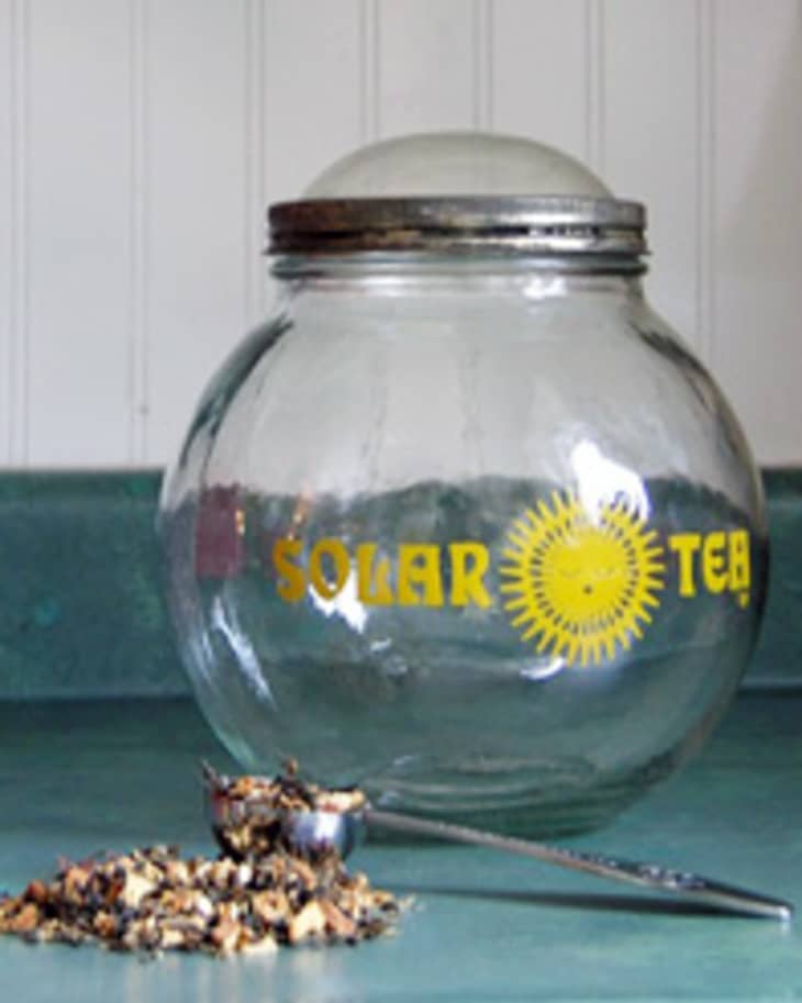 How to Brew Sun Tea Safely