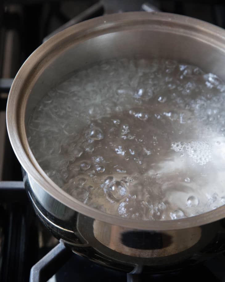 How To Speed Up Boiling Water On The Stove With Just A Pan