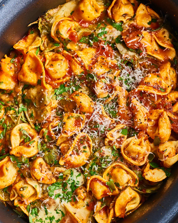 pasta with tomato sauce, mozzarella, and spinach in slow cooker