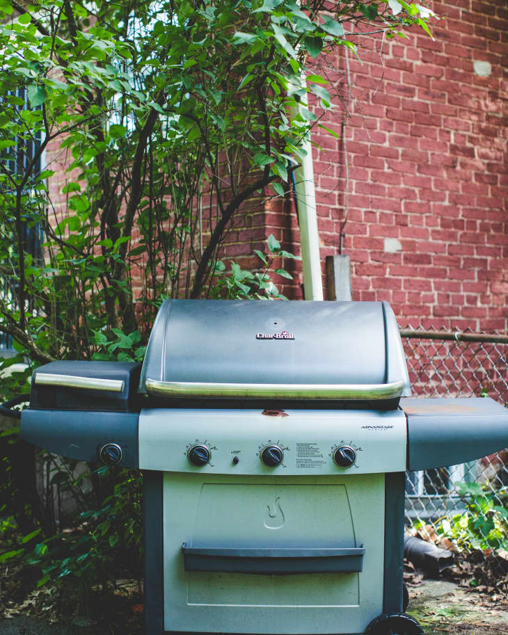 A Mini Grill for Everyone Who Wants to Grill But Doesn't Have a