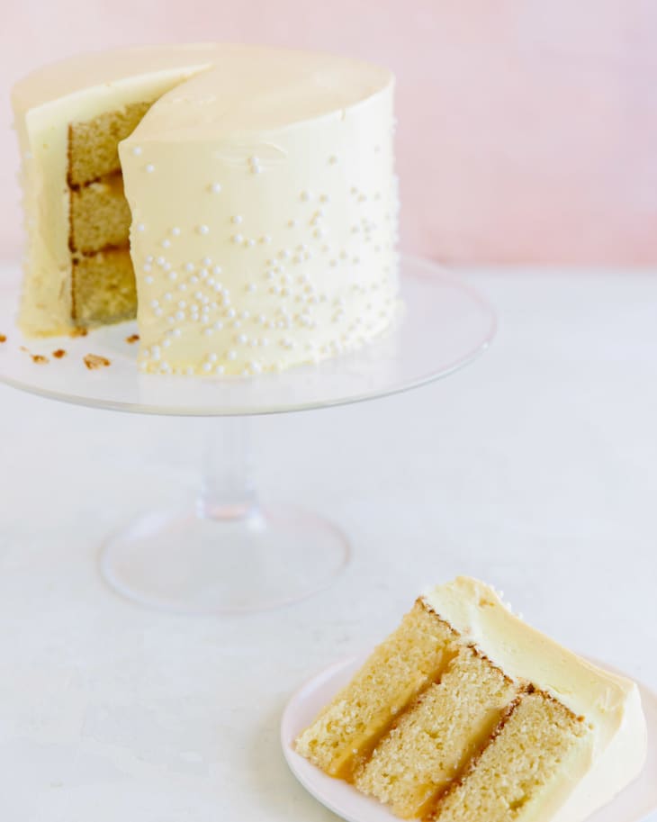 Secrets of a perfect smooth buttercream cake