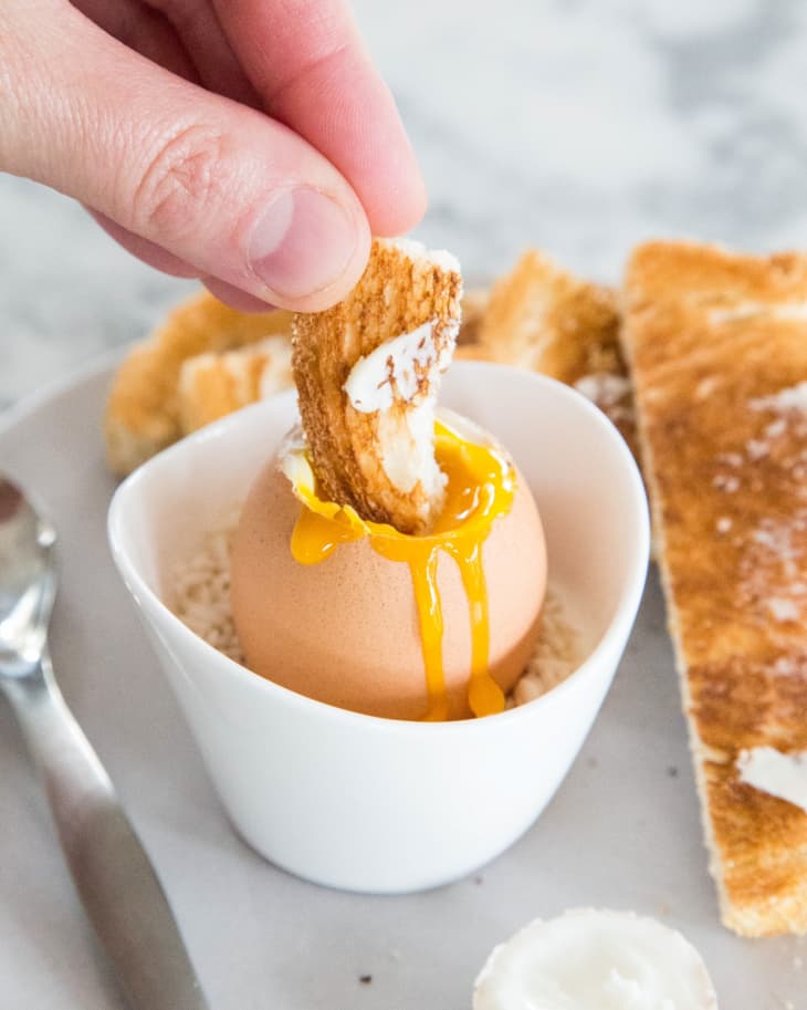 Eat Eggs In Style! 5 Soft-Boiled Egg Holders To Opt For