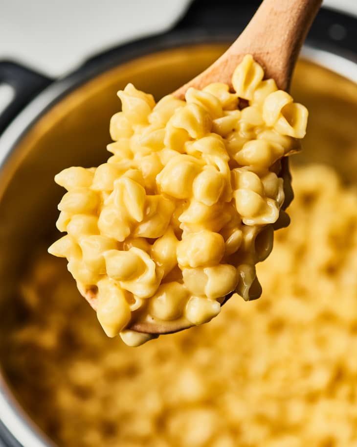 Crock Pot Mac and Cheese - Brown Eyed Baker