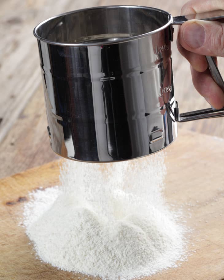 Do I need a flour sifter? - Baking Bites