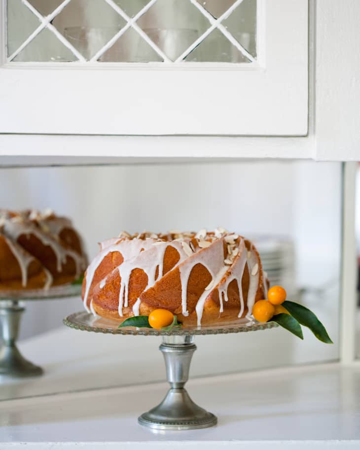 Flipping a Cast iron Bundt Cake Pan 