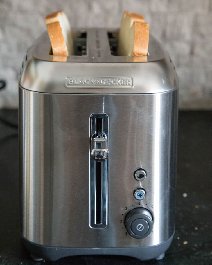 Black + Decker Rapid Toast 2-Slice Toaster 