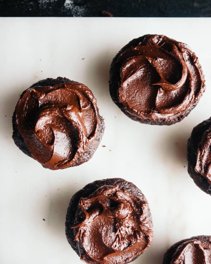 Crown Heart Cupcake Pan - Baking Bites