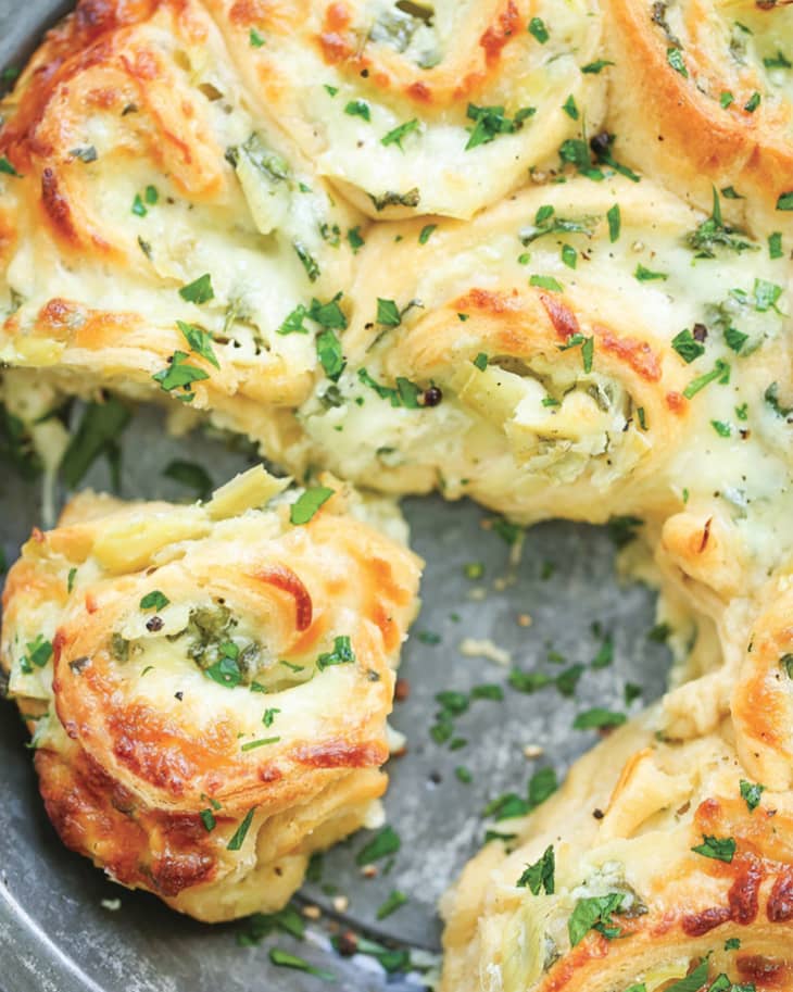 Slow Cooker Spinach and Artichoke Dip - Damn Delicious