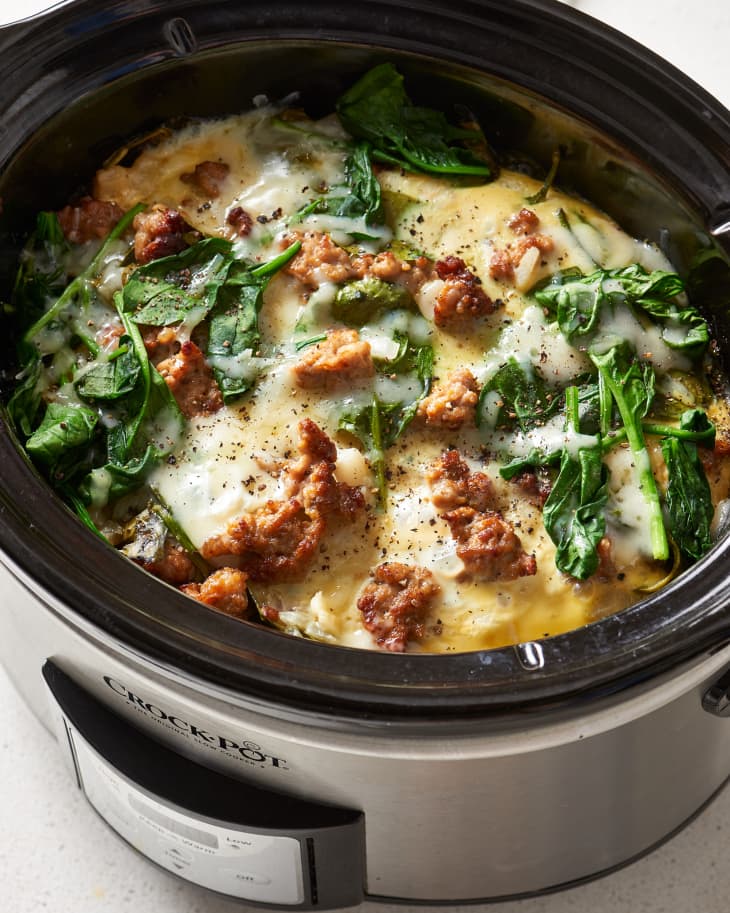 Slow Cooker Sausage and Spinach Breakfast Casserole