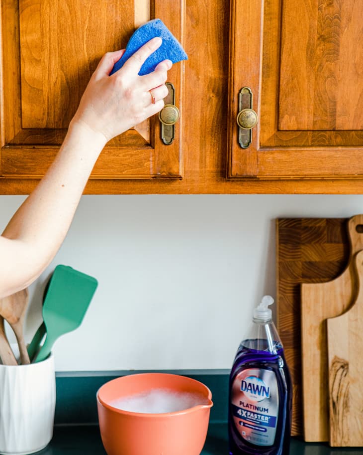 How to clean on sale kitchen cabinets
