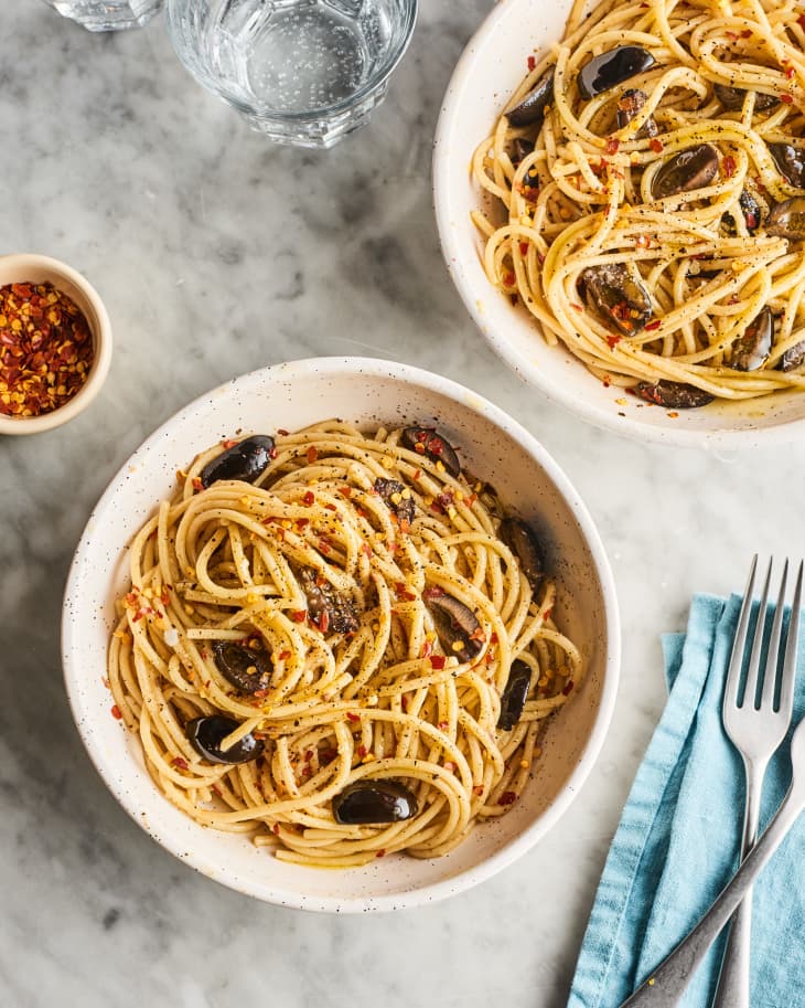 Garlic Anchovy and Olive Spaghetti