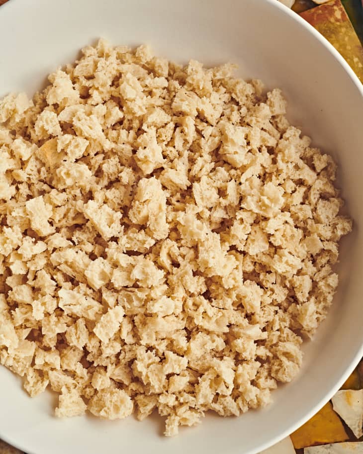 How to Make Breadcrumbs (Easy Recipe With Fresh or Dried Bread) The