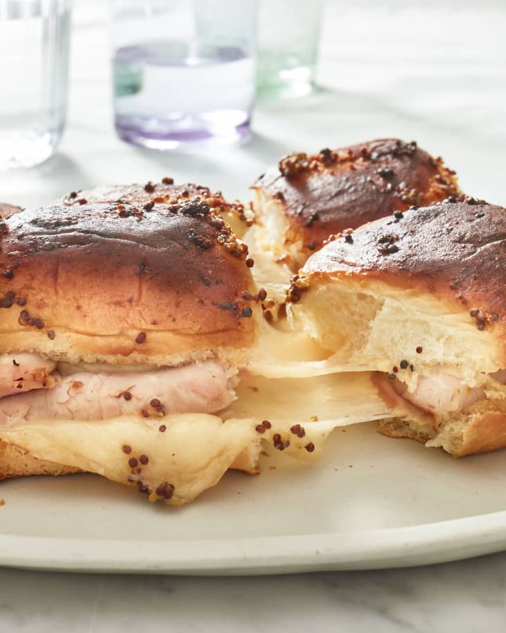 Easy Turkey and Cheese Sliders Recipe (Hawaiian Roll Sliders) The Kitchn