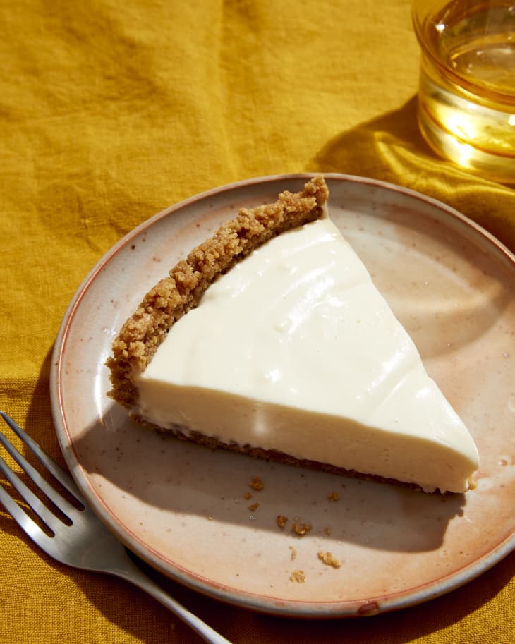 This 4 Ingredient Cookie Cheesecake is the Easiest Thing You ll
