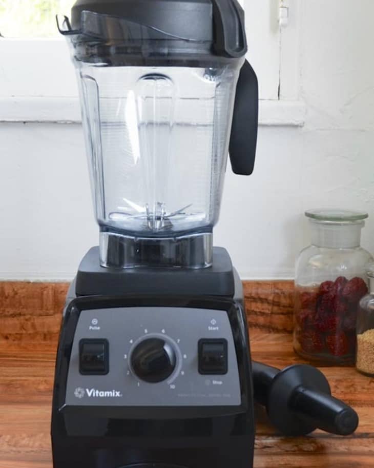 The Kitchn Reviews the Vitamix Professional Series 300 Blender 