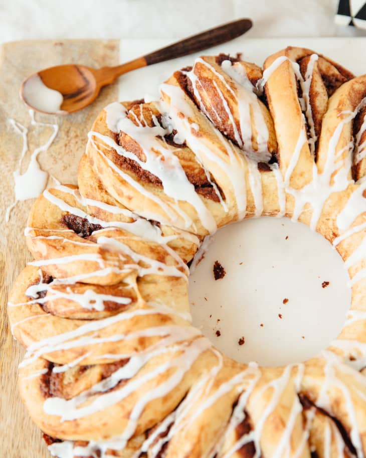 How To Make a Cinnamon Roll Wreath The Kitchn