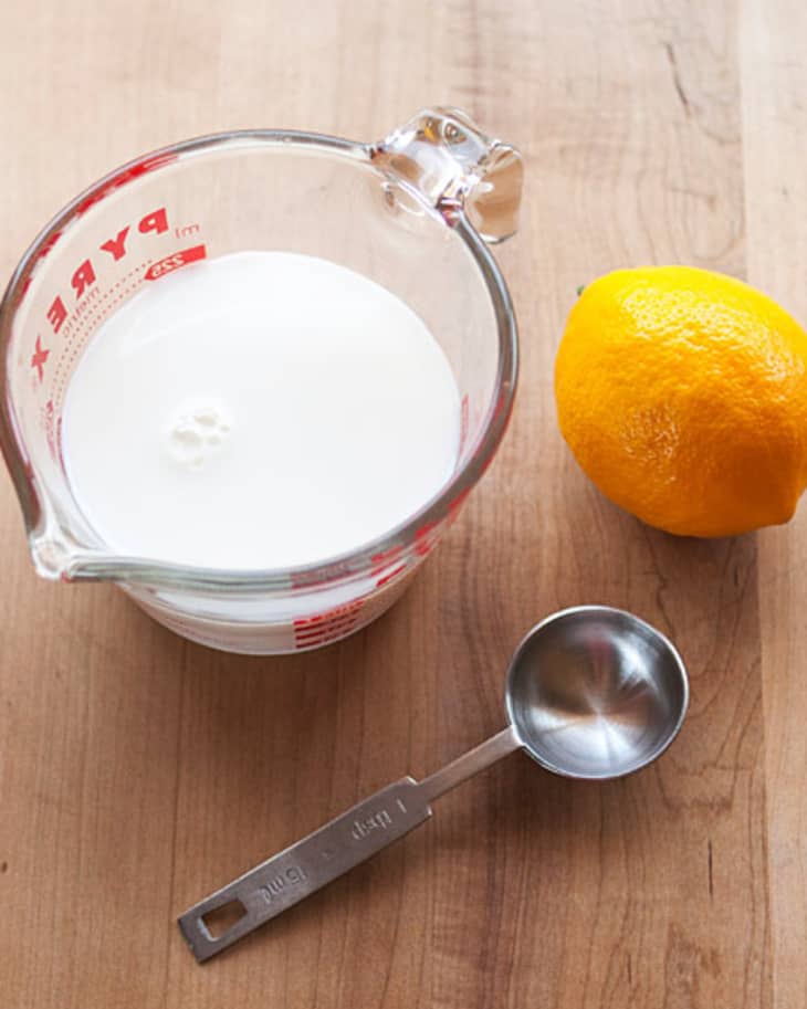How to Make Buttermilk (Substitute Recipe With Milk & Lemon) The Kitchn