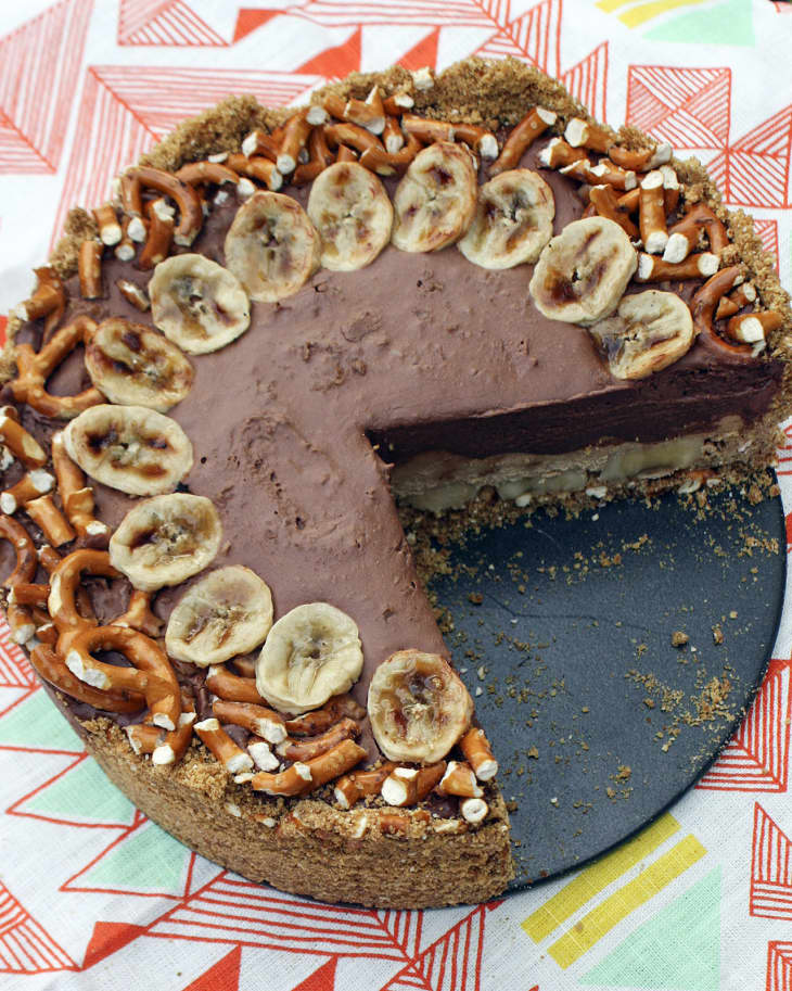 Recipe: No-Bake Fat Elvis Peanut Butter, Pretzel & Banana Pie | The Kitchn