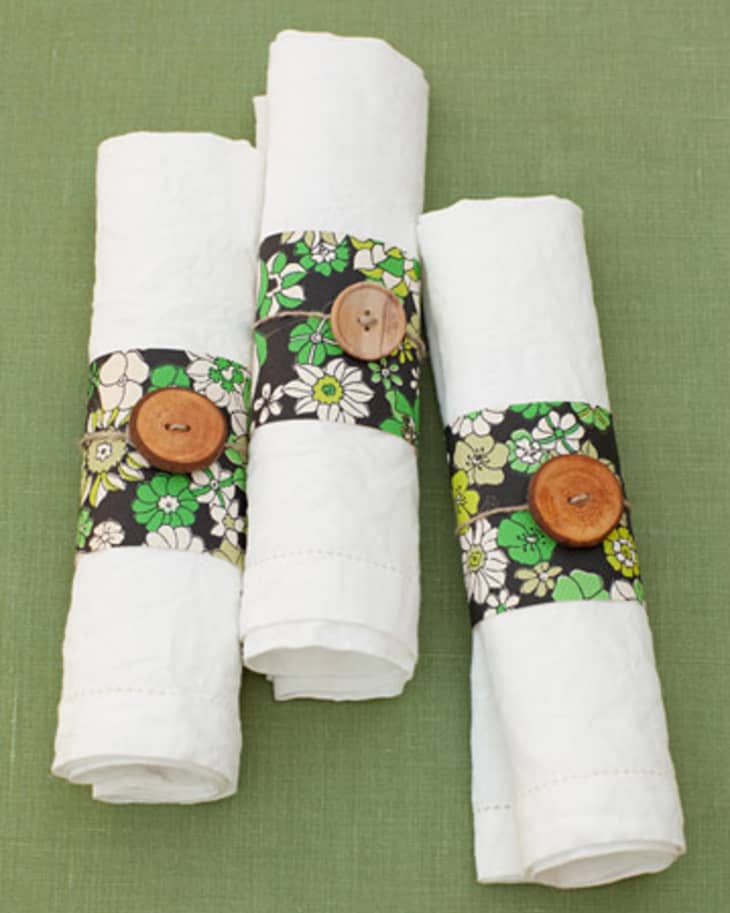 Cloth napkin outlet rings