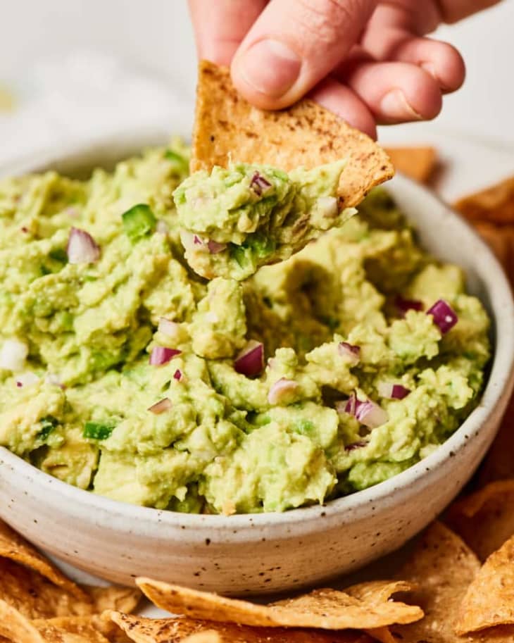 This Weird Avocado Hacks Makes Homemade Guacamole A Breeze | The Kitchn