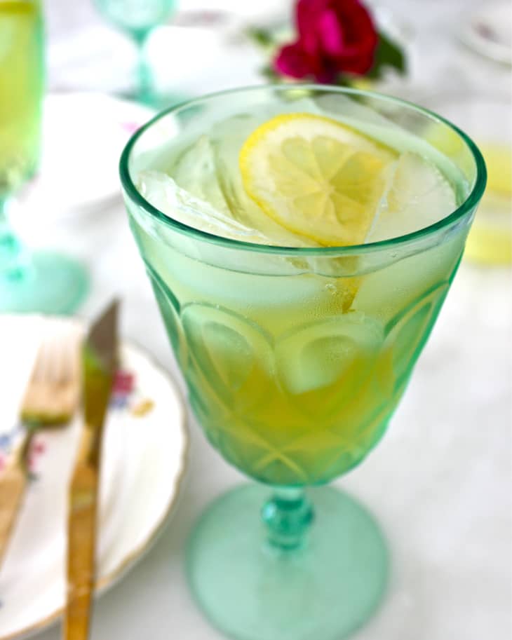 Perfect Summer Cocktail Recipe Honey Bourbon Lemonade The Kitchn