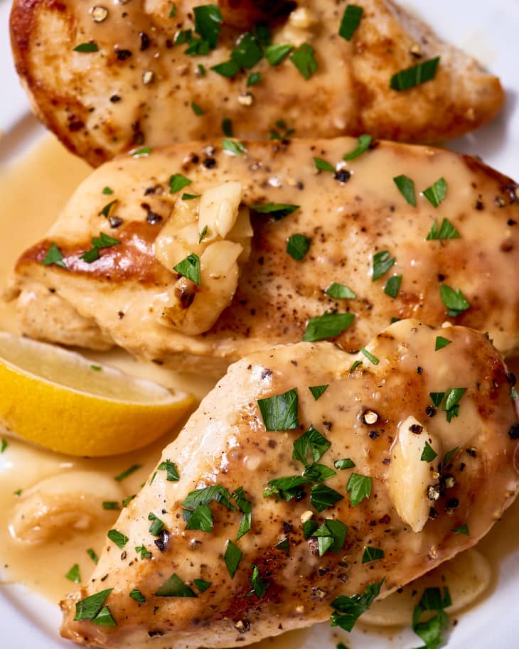 SlowCooker LemonGarlic Chicken Recipe (Tender and Juicy) The Kitchn