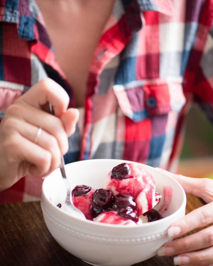 How to Get Cherry Juice Out of Clothes