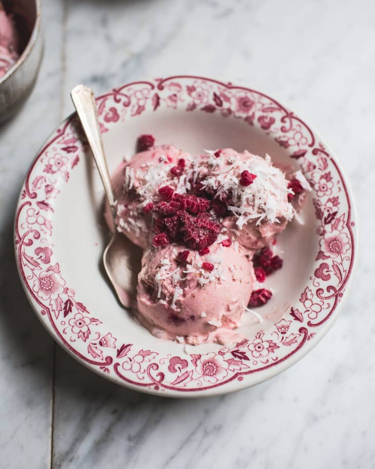 Recipe Dairy Free Raspberry Coconut Frozen Yogurt The Kitchn