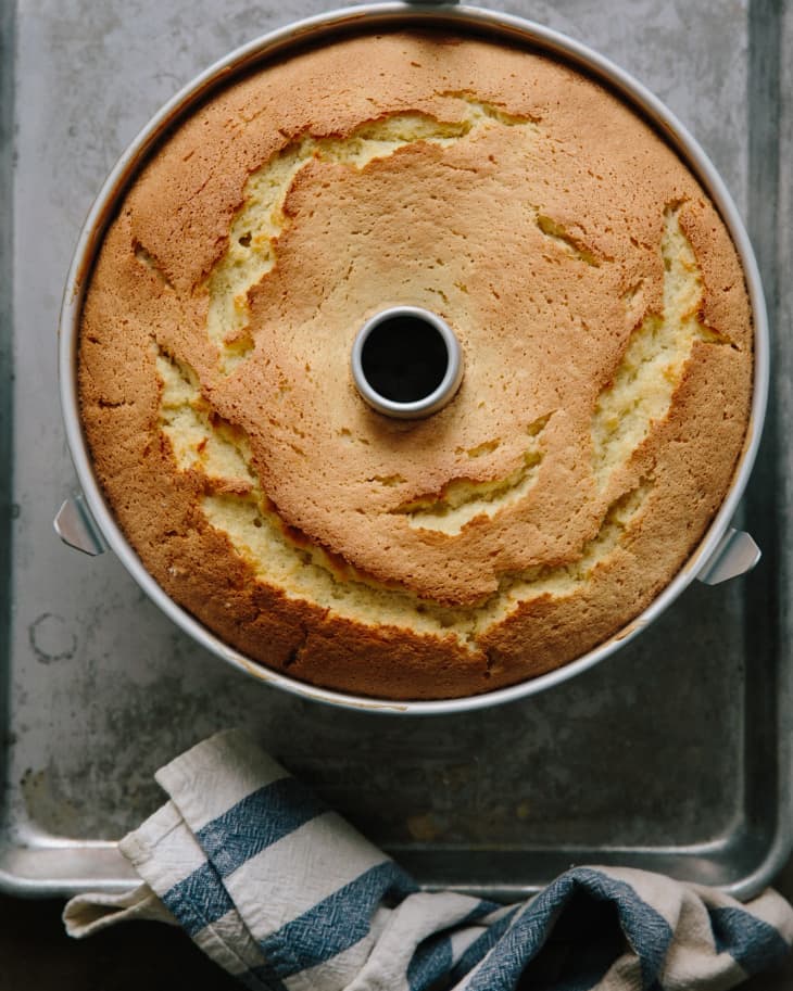 One piece tube cake pan sale