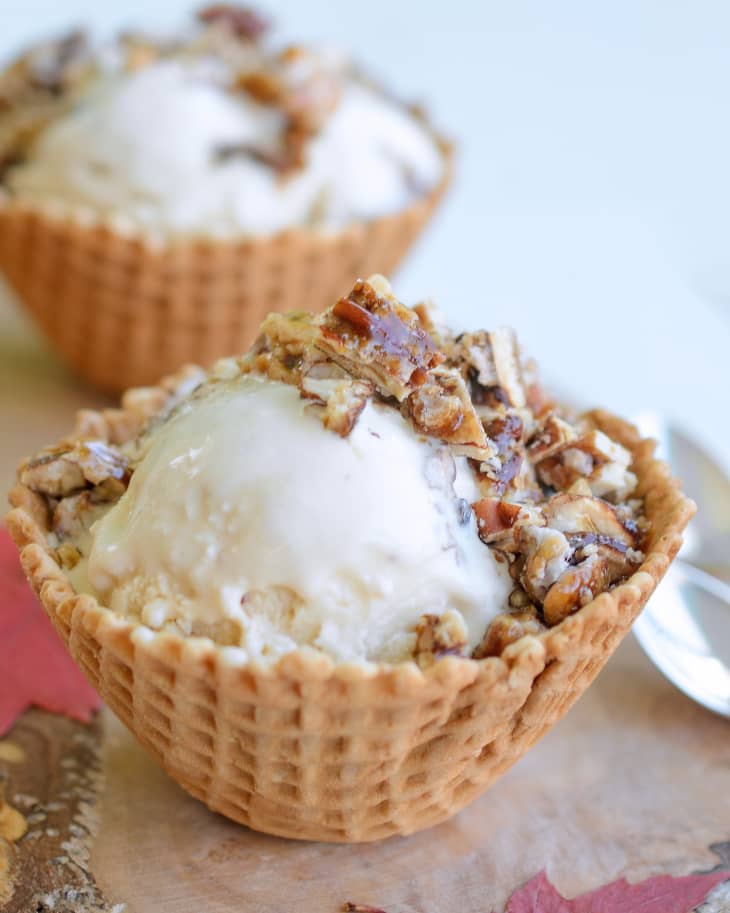 Recipe Maple Ice Cream With Pecan Praline The Kitchn