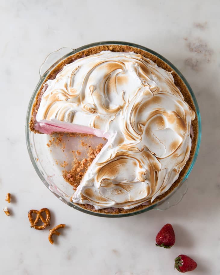 Celebrate National Ice Cream Pie Day with This Twist on Baked Alaska