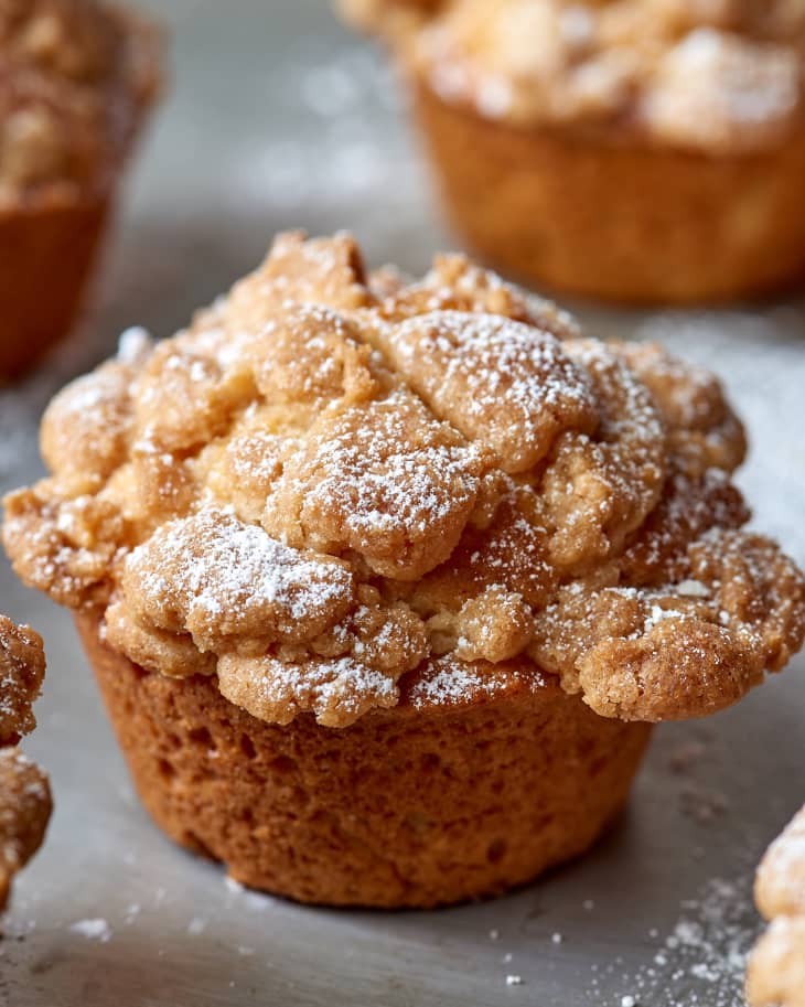 How To Make BakeryStyle Crumb Muffins The Kitchn