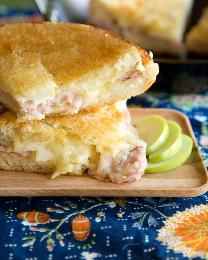 Recipe Giant Skillet Grilled Cheese with Ham and Apple The Kitchn