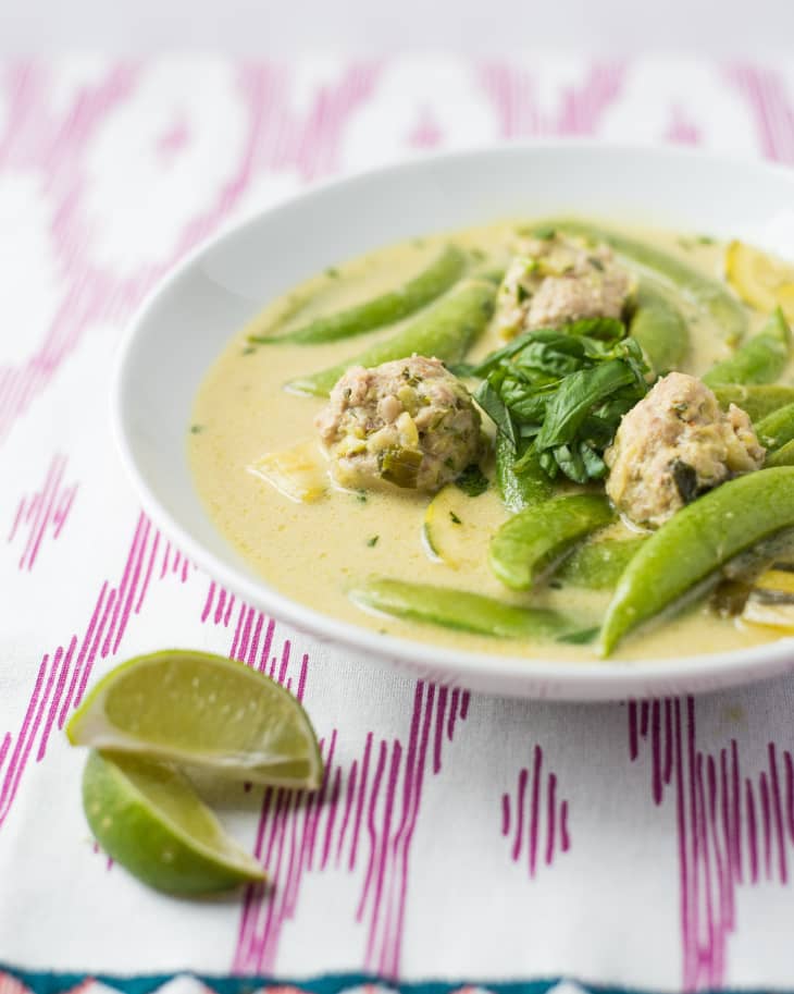 Nigella yellow curry top