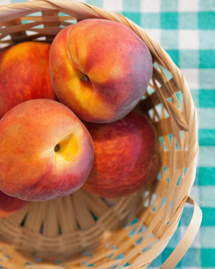 3 Signs Peaches and Plums Are Ripe and Ready to Eat The Kitchn